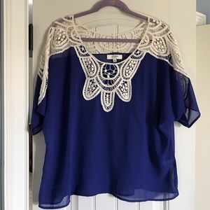 Umgee Top w crochet-like detail